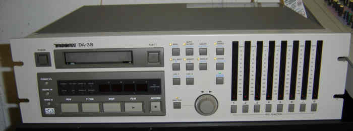 Tascam D-A38